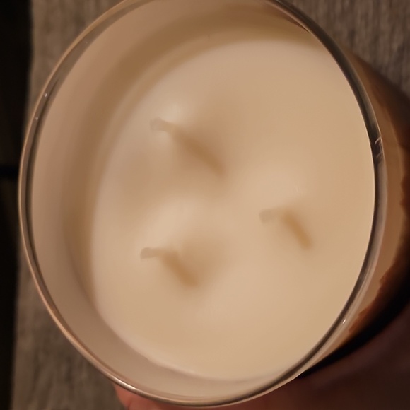 Bath & Body Works Honeycrisp Hayride 3-Wick Candle NWT - Picture 5 of 5